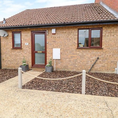 Village Retreat Ely Exterior foto